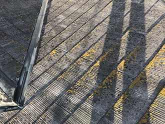 劣化したスレート