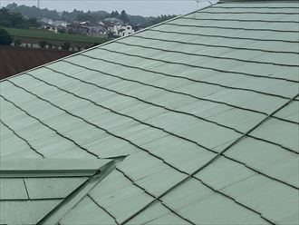 塗装後のスレート屋根材