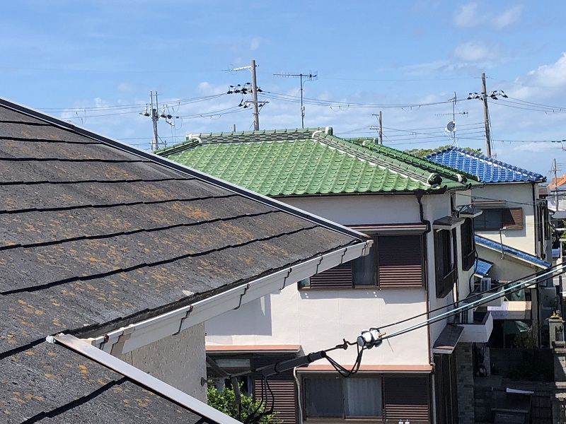 スレート屋根の苔