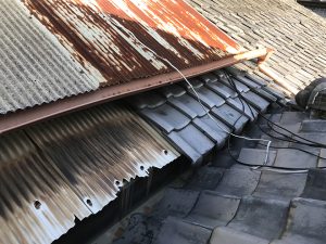 様々な屋根材で葺かれています