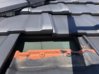 固定されておらず外れてしまった防災瓦