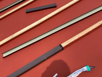 心木に板金を取り付けます