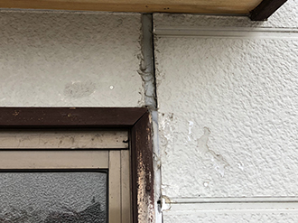 サイディング外壁目地のヒビやシーリング補修で雨漏り予防｜吹田市高浜町