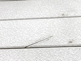 外壁のヒビ