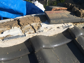 清瀬市中清戸で強風で崩れた棟からの雨漏り調査