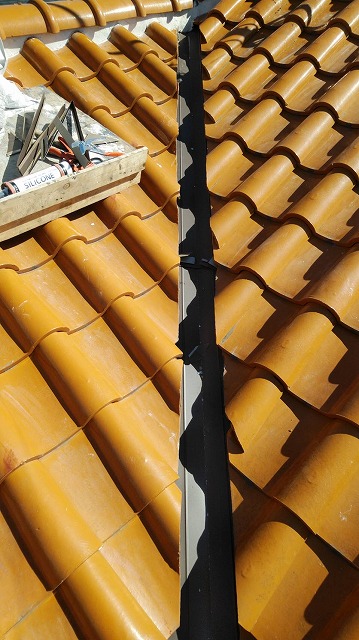 板金施工後の谷