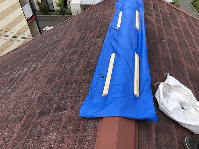 棟板金の雨養生