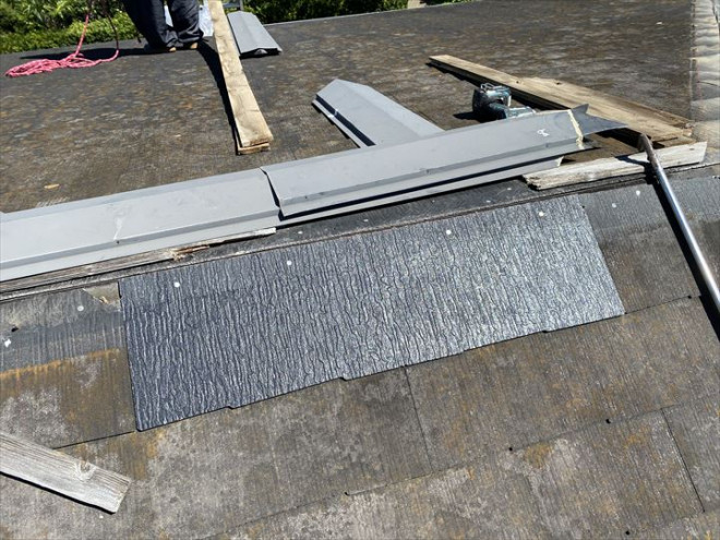 割れたスレートの差し替え