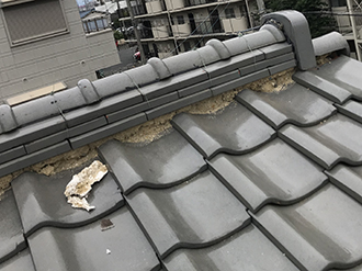 漆喰が剥がれている