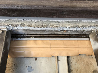 ブチルテープで応急処置