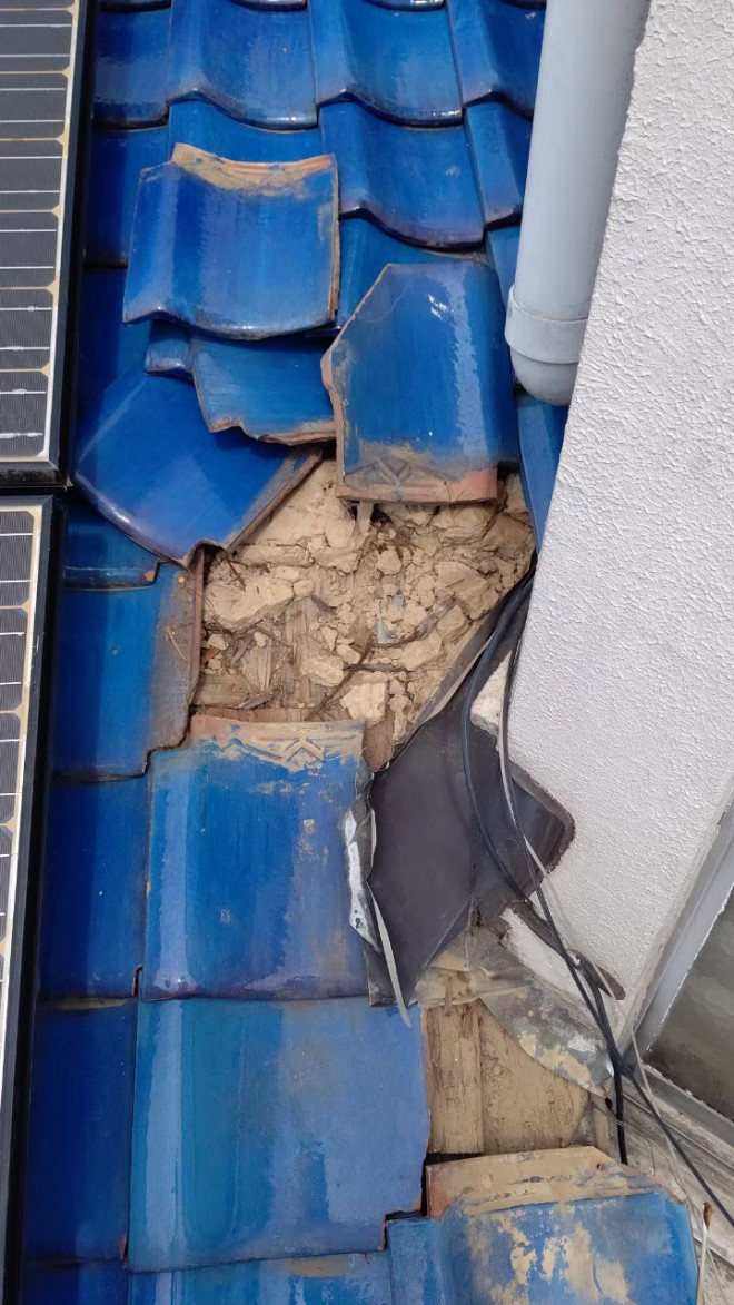 守山区の瓦の下を確認