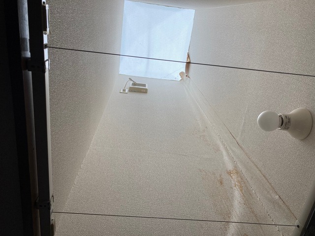 トップライト　雨漏れ状況