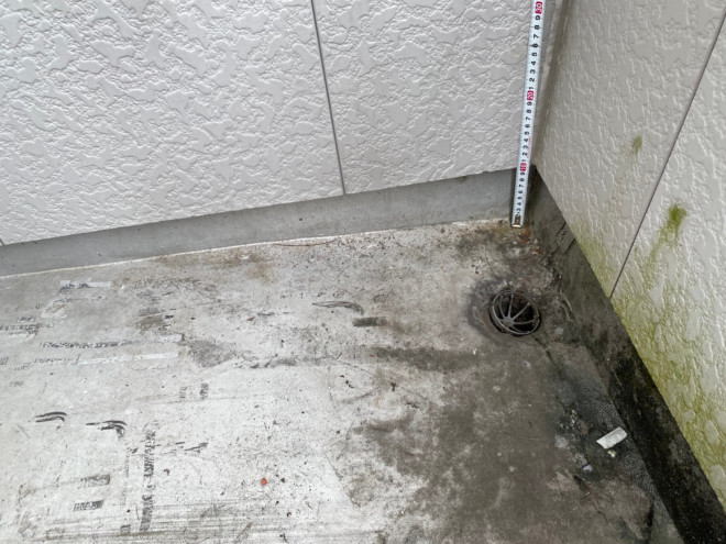 ベランダ　防水劣化