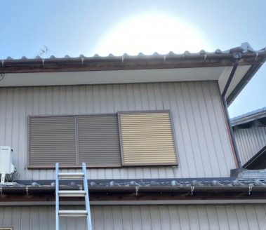 守山区大森にてサッシ周りからの雨漏れが発生、原因追及の為散水試験を行い原因を特定しました