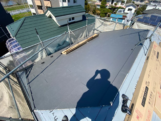 白井市平塚の雨漏り修理でモニエル瓦からスーパーガルテクトへ屋根葺き替え工事