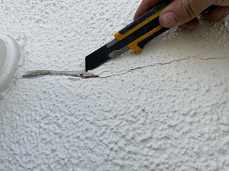 コーキングにVカットを