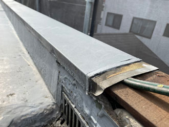 笠木の板金を撤去