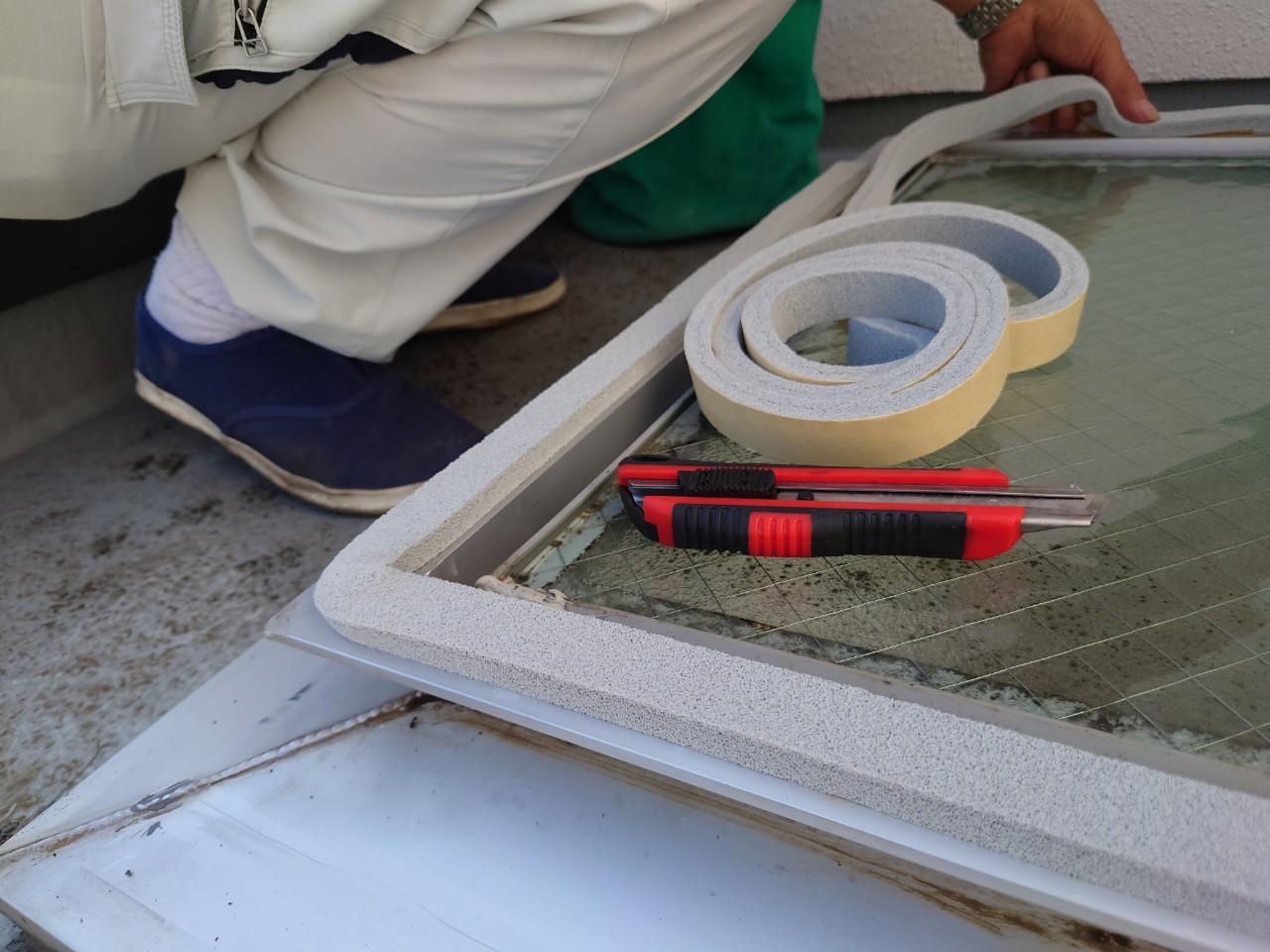 スポンジパッキンの設置