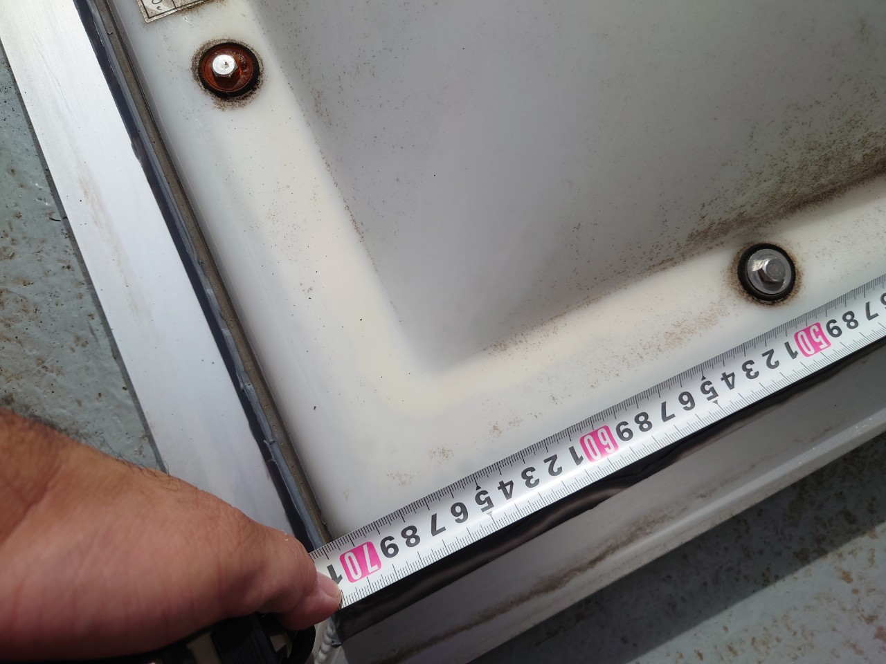 劣化した明り取り