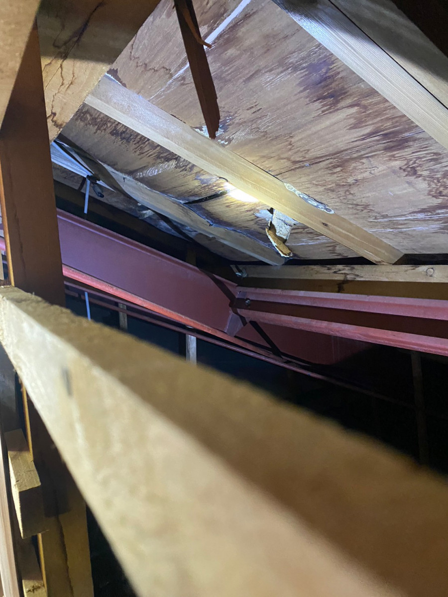 守山区の下地劣化状況　雨漏りが原因