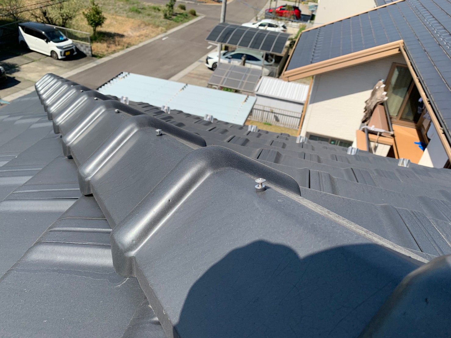 守山区で棟瓦のビス浮き