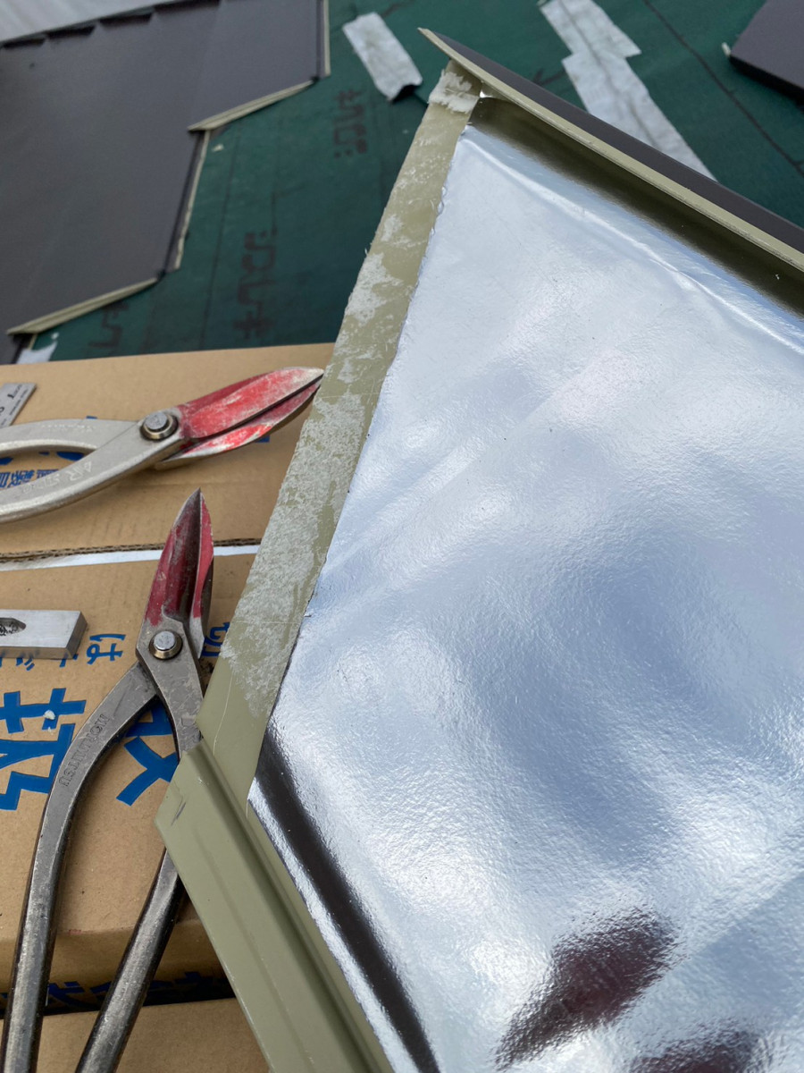 守山区で横暖ルーフの加工