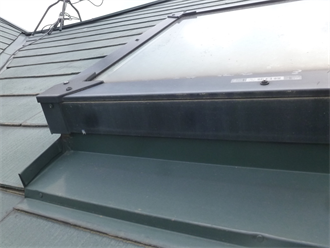 天窓と屋根の取り合い
