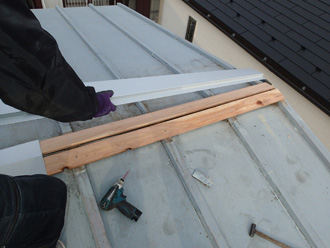 棟板金交換工事　貫板設置