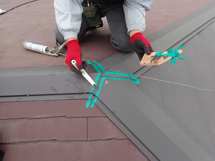 雨漏りを止めるための棟板金交換工事とは？目黒区下目黒で行った修理事例をご紹介