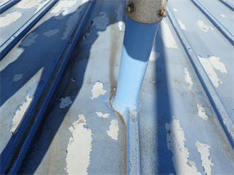 千葉市美浜区新港の工場より雨漏り対策として金属屋根の屋根カバー工法でご相談を頂きました