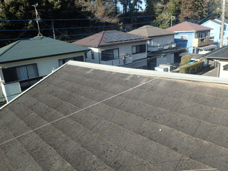 棟板金が剥がれてしまっています