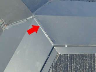 相模原市中央区田名の飛散した棟板金を交換し雨漏りを改善しました