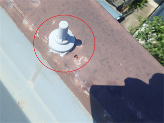 フックボルトと鋼板の錆び