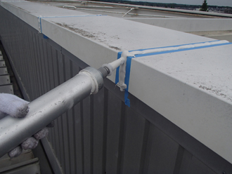 目地にコーキング