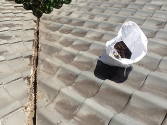 相模原市南区麻溝台の谷板金詰まりからの雨漏りを清掃で改善