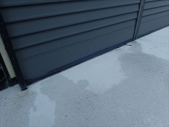 サッシと防水層の隙間