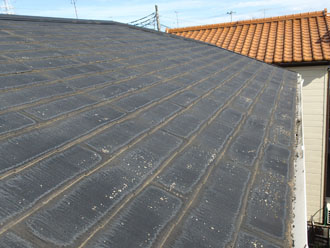 雨漏りを起こしたコロニアル屋根