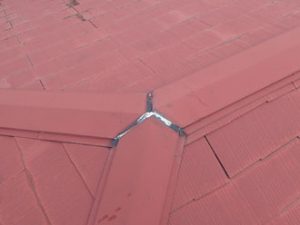 棟板金の接合部