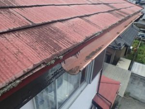 汚れが目立つ化粧スレート