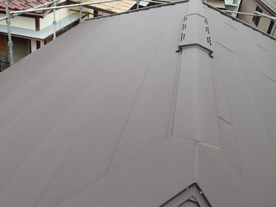 ガルバリウム鋼板によるカバー工事が完工