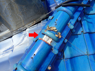 豊島区千早で台風被害から棟瓦のズレや瓦の割れによって雨漏り発生