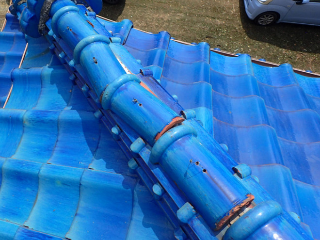 屋根の雨漏り　棟がズレている