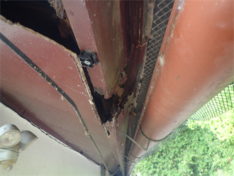 破風板の劣化と腐食