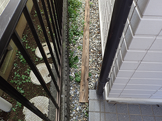 地面に落ちた貫板