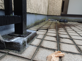 FRPの立ち上がりに汚れが付着