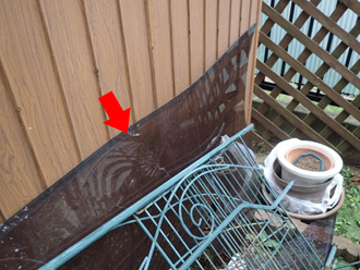 外れたカーポートの屋根