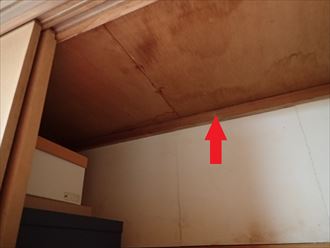 室内での雨漏り