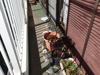 横浜市中区本牧町のバルコニー床が老朽化によって雨漏り発生