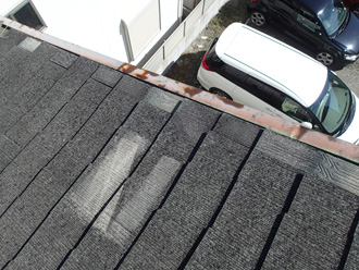 ケラバの板金もサビが出ている