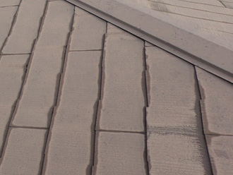 スレートが傷んでいる